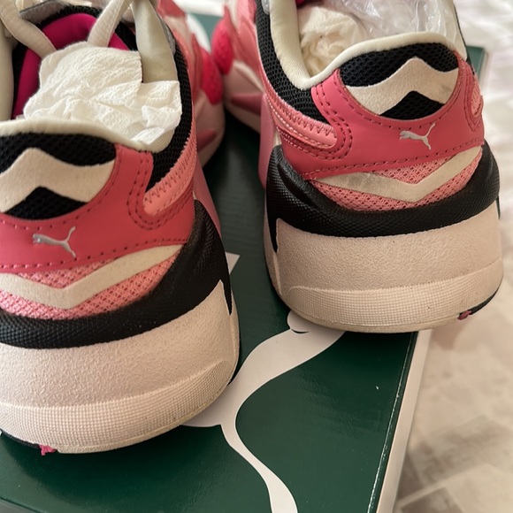 Women’s size 6 puma tennis shoes - Picture 4 of 6